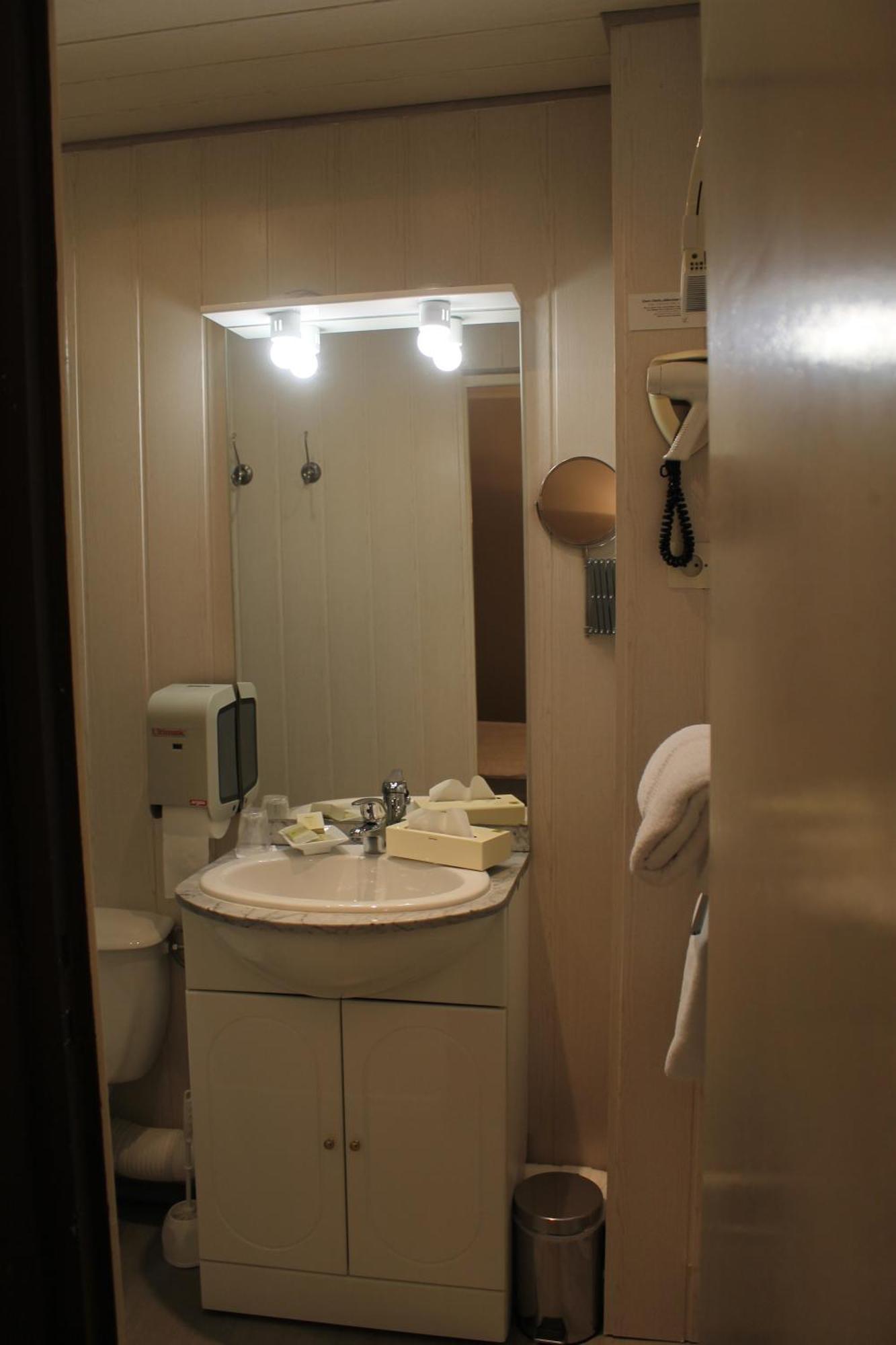 Hotel Les Alpes Allevard Kamer foto