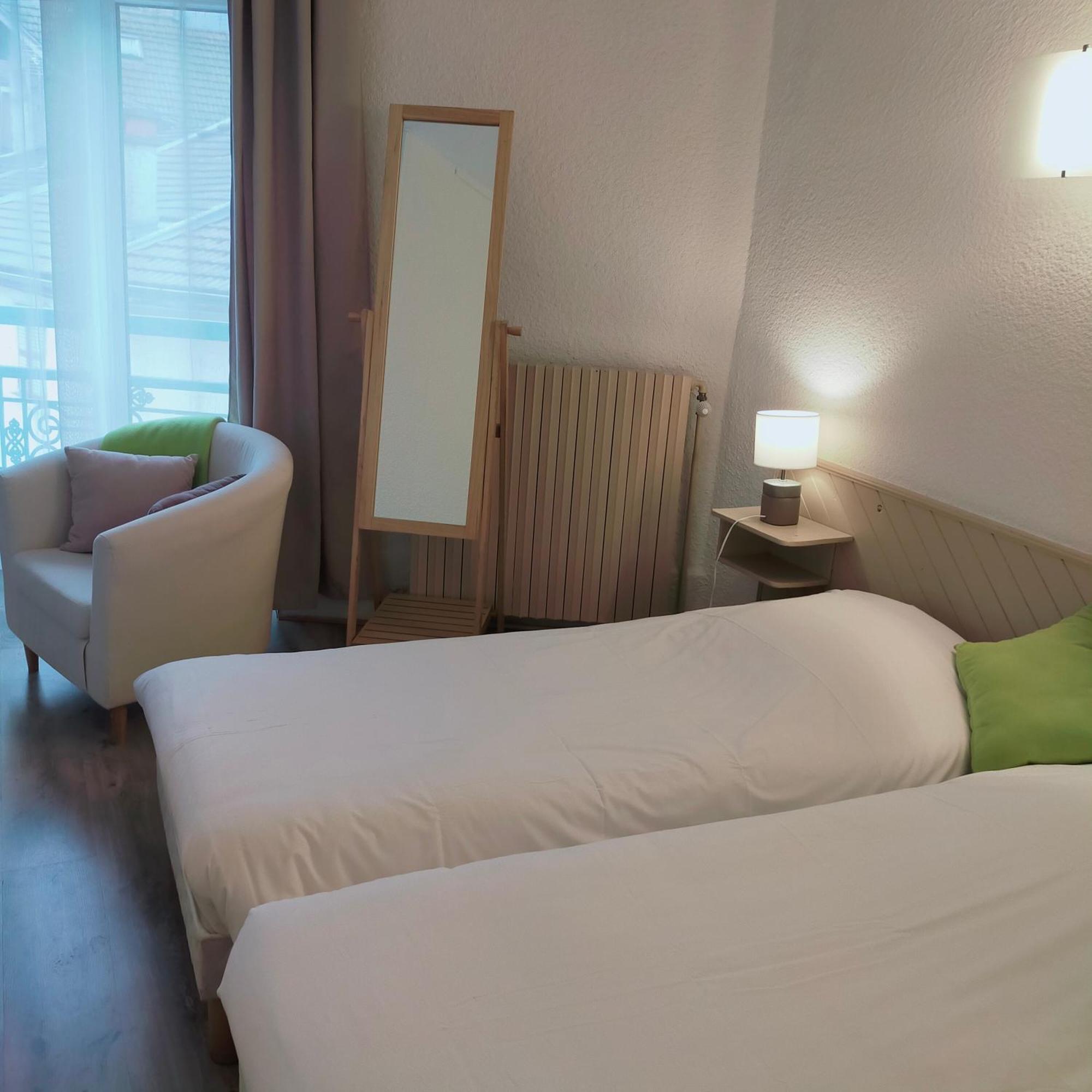 Hotel Les Alpes Allevard Buitenkant foto